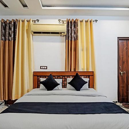Play- Platinum Sector144 Couple Friendly Hotell Noida Eksteriør bilde