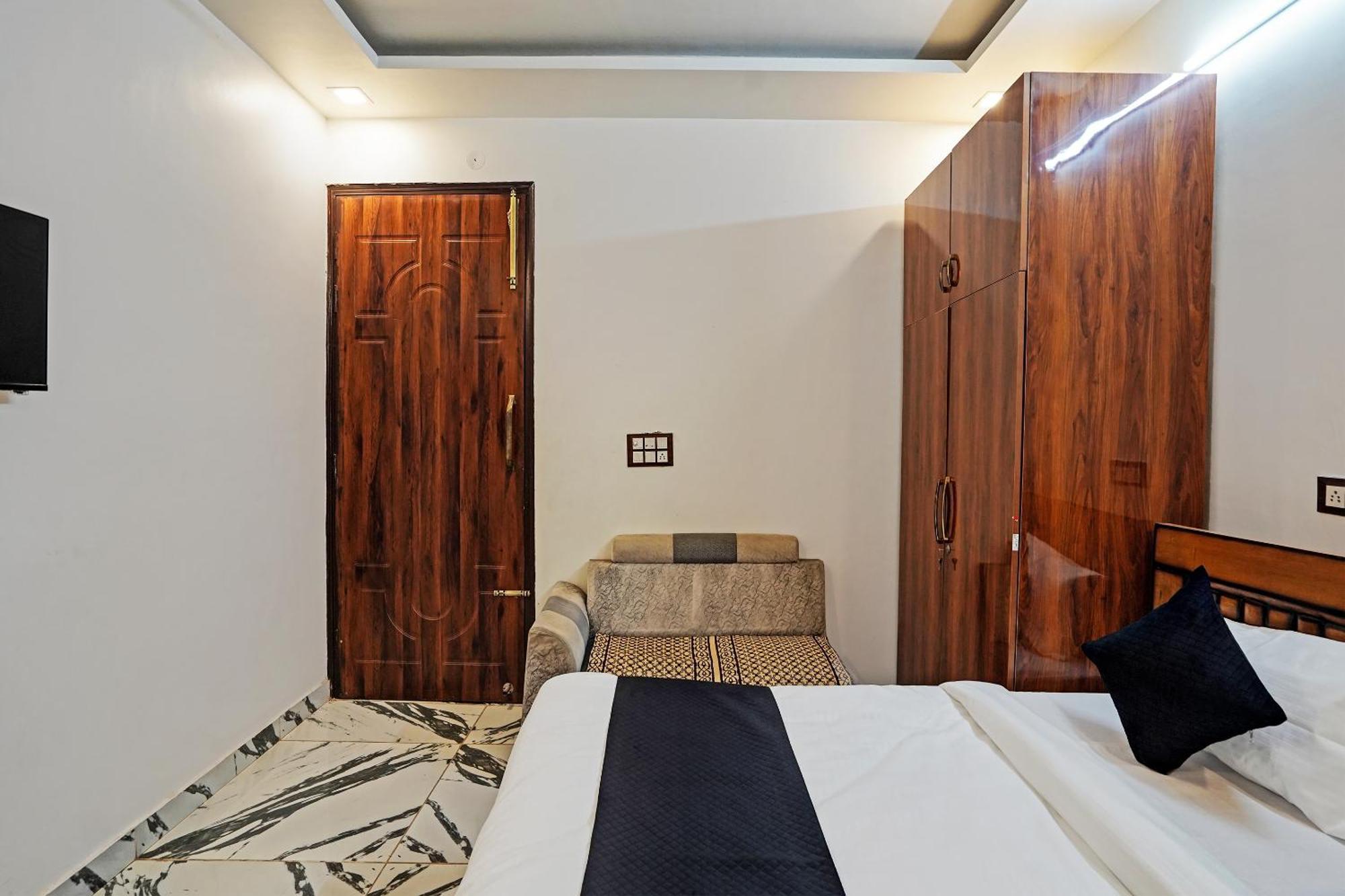 Play- Platinum Sector144 Couple Friendly Hotell Noida Eksteriør bilde