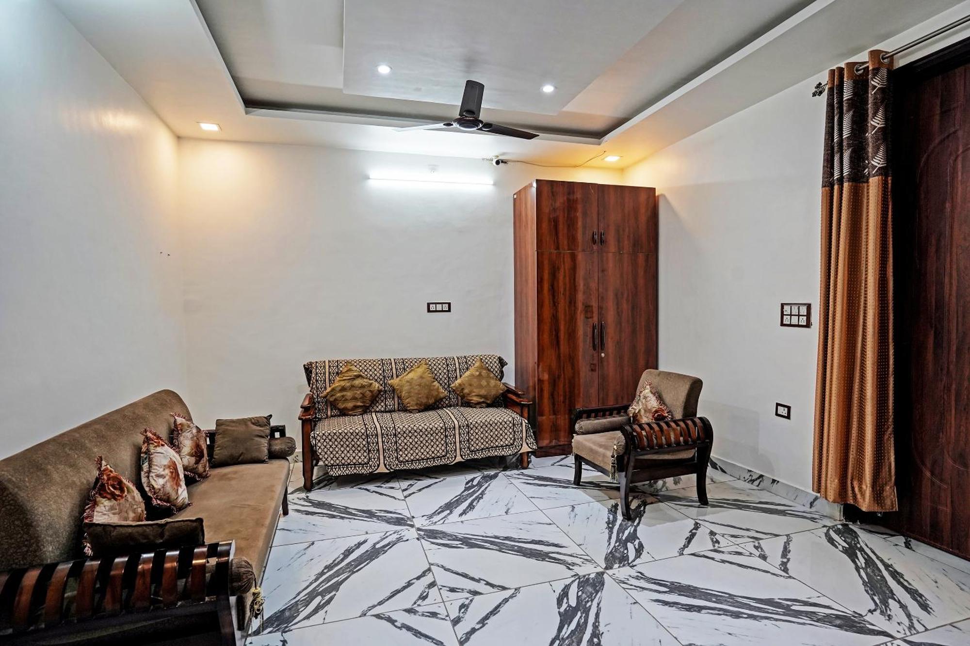 Play- Platinum Sector144 Couple Friendly Hotell Noida Eksteriør bilde