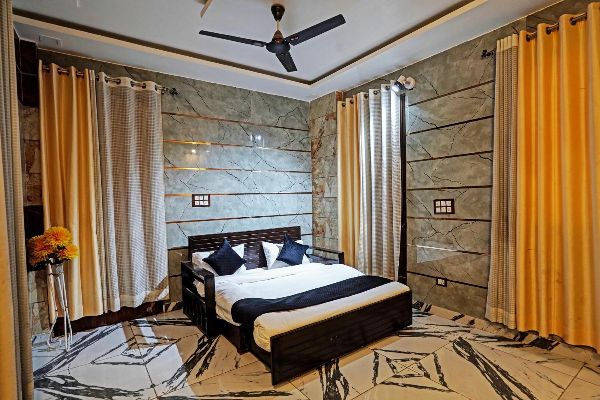 Play- Platinum Sector144 Couple Friendly Hotell Noida Eksteriør bilde