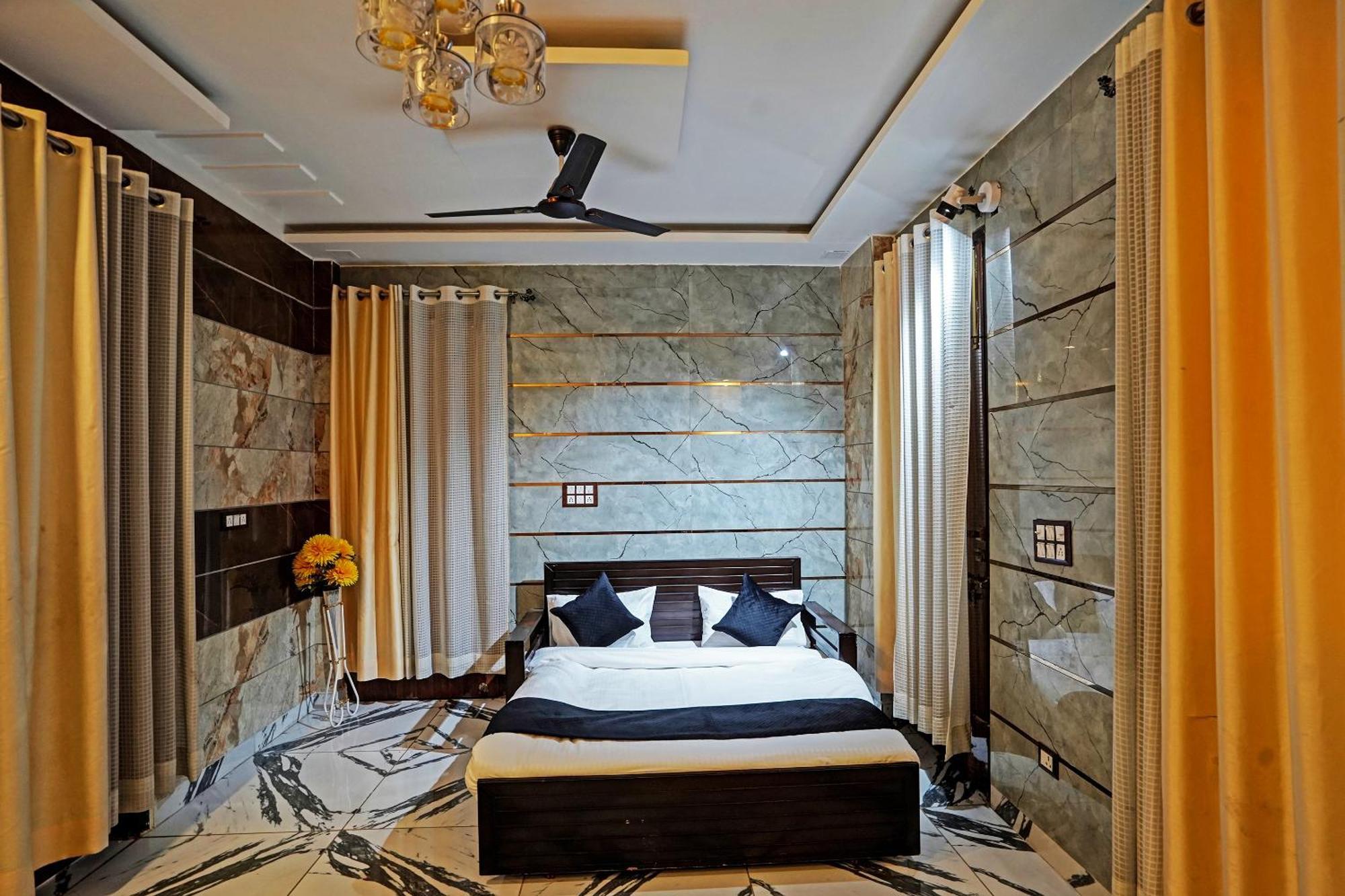 Play- Platinum Sector144 Couple Friendly Hotell Noida Eksteriør bilde