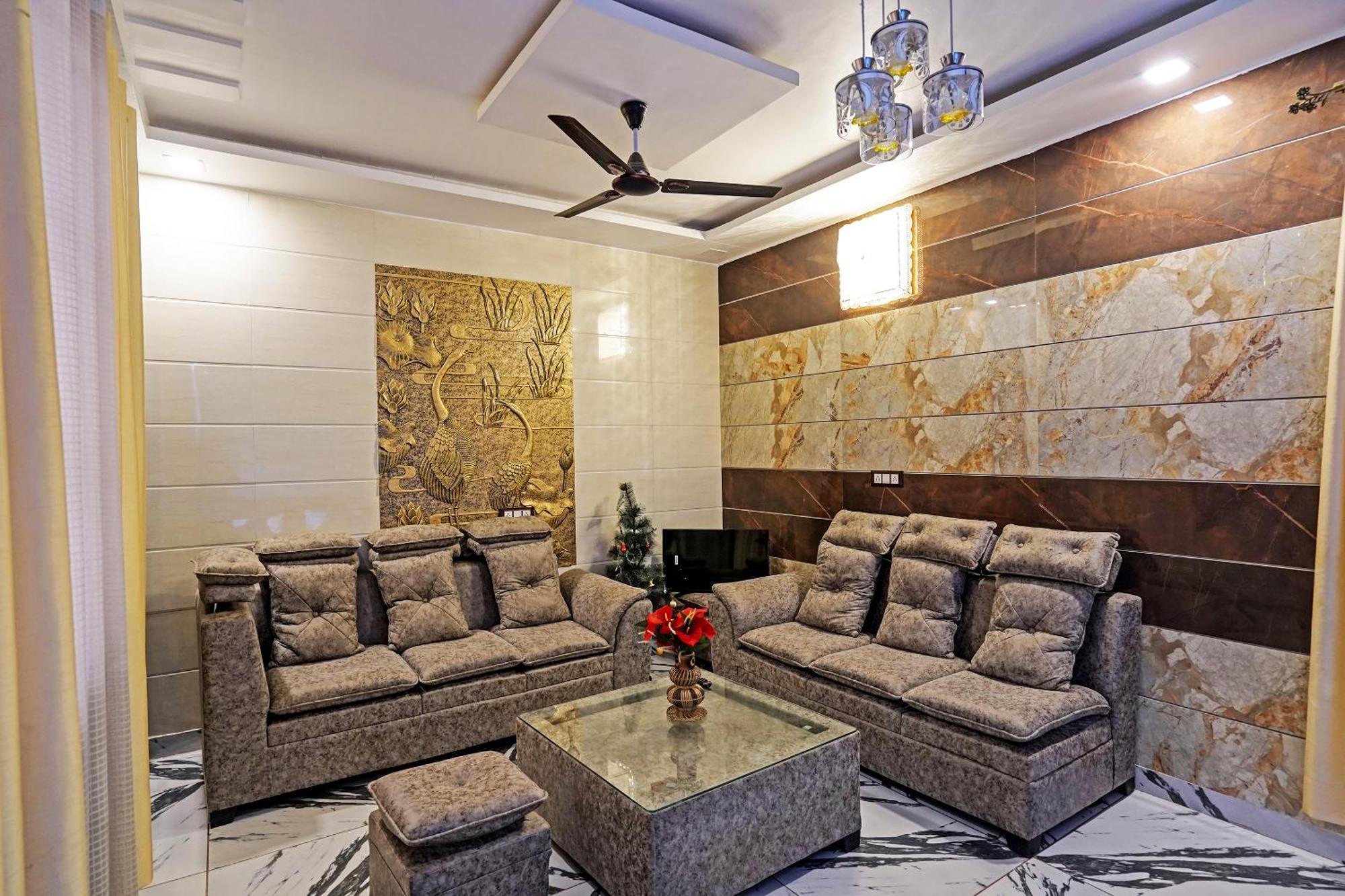 Play- Platinum Sector144 Couple Friendly Hotell Noida Eksteriør bilde