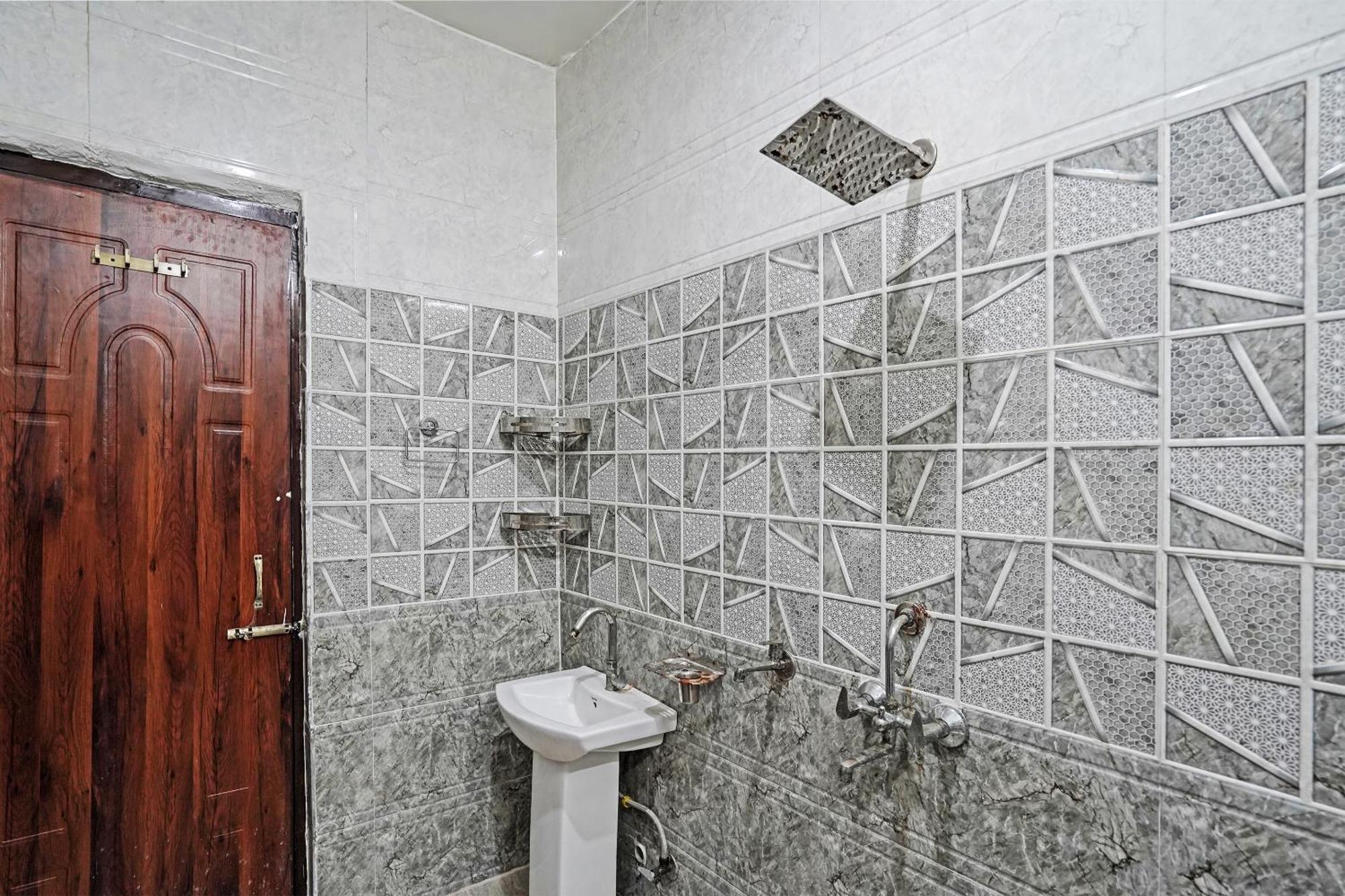 Play- Platinum Sector144 Couple Friendly Hotell Noida Eksteriør bilde